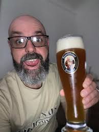 Stella or lowie?..in my opinion no contest... just changed the keg and give  me lowenbrau every time 🍻.. don't get me wrong I do like Stella in the pub  but PD Stella