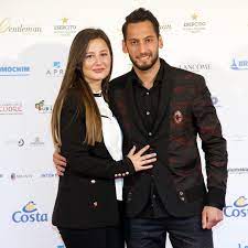 Check spelling or type a new query. Hakan Calhanoglu Scheidung Wird Zur Offentlichen Schlammschlacht Stern De