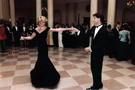 Travolta's home is also situated next door to his (apparent) personal airstrip, which called jumbolair. Prinzessin Diana John Travolta Prinzessin Von Wales Darsteller Tanzen Reagan Weisses Haus Galadinner 1985 Prinz Charles Kredit Pikist