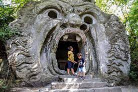 Parco dei mostri di bomarzo. A Caccia Di Giganti Di Pietra Nel Parco Dei Mostri Di Bomarzo Con Bambini All Arremviaggio