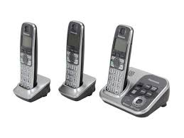 Panasonic Kx Tg7733s 1 9 Ghz Digital Dect 6 0 Link To Cell Via Bluetooth Cordless Phone With Integrated Answering Machine And 3 Handset