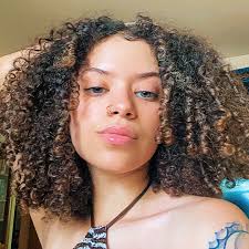 Tiana Willis's Instagram, Twitter & Facebook