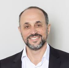 The bridge between leading companies & advisors