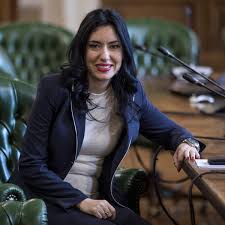 Lucia azzolina, da bambina sognava di diventare ministra dell'istruzione? Lucia Azzolina Eta Altezza Peso Lauree Lavoro Origini Marito Fidanzato