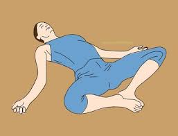 En Suivant Cet Exercice 1 Fois En 2 Jours Elle A Pu Dissiper Toute La Douleur Du Cou Et Du Dos Instantanement S Exercices De Yoga Exercice Yoga Pour Maigrir