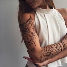 Epingle Sur Tatouage Le bras de madame se découvre… et opter pour un tatouage de tour de bras pour femme ou une pièce sur son poignet, d'un motif à. pinterest