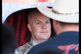 Midway Moments: O.C. Fair's fortune-telling Conjurer is boxed in ... and he  likes it