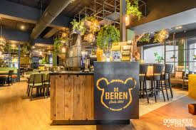 There are so many delicious elements that it barely fits on the canterbury. De Beren Oosterhout Oosterhout City App