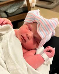 Mallorie Flury (@malloriefluryyyy) • Instagram photos and videos