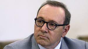 images?q=tbn:ANd9GcT79JItmcFlivrVSLU0PBEPsZ0r0840qRDbaSyW GpVJbdbN DhRIuaiHwTM OsskxwviI&usqp=CAU - Kevin Spacey comparecerá en juicio