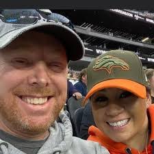 Dwight Sterling's Instagram, Twitter & Facebook