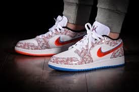 Кроссовки air jordan 1 low university blue / black. Air Jordan 1 Retro Low Gs For 130 00 Kicksmaniac Com
