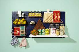 8 smart ways to create a pantry in even the tiniest kitchen 手作り家具 色 手作り