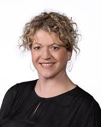 Dee Thurman's Instagram, Twitter & Facebook