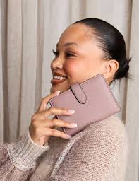 Jen & Co Jane Snap Cover Bi-Fold Wallet