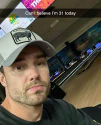 My tears fall down my face when I see something like this from you Liam  Payne from you together One Direction, from you Geoff and Karen Liam's  parents 😢😢😢🖤🖤🪽 😢😢😢🖤🖤🪽