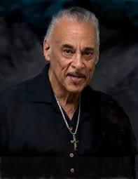 Maurice Hunt's Instagram, Twitter & Facebook