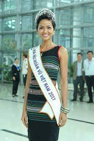 Khéo chọn trang phục tôn lợi thế hình thể. Mnie Ra EÄ'e H Hen Nie Fashion South Vietnam Diverse People