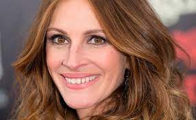 Around this time, roberts was cast to star in the film pretty woman opposite richard gere (although she lost the job or a few days). Die Top 10 Von Julia Roberts Tv Media At