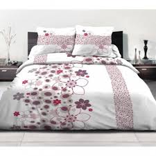 Parure De Couette 100 Coton Chemin Fleuri 1 Housse De Couette 240x2 La housse de couette 240x260 unie rouge se mariera très bien avec notre linge de lit noir uni comme sur notre photo d'ambiance. royalprice
