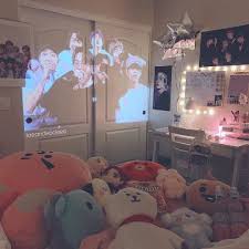 6 395 Likes 46 Comments Vanessa Since 2017 Tae And Kookiee On Instagram Break The Silence Series Made In 2020 Army Room Decor Army Room Bts Wallpaper