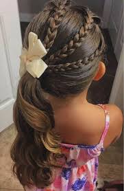 10 coiffures originales pour votre petite fille avec des accessoires à portée de main. Coiffure Petite Fille 90 Idees Pour Votre Petite Princesse Coiffure Petite Fille Mariage Coiffures Filles Coiffure Petite Fille