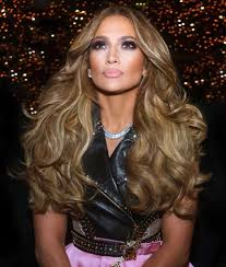 Jennifer Lopez Makeup Look And Curly Hair Superbowl 2020 In 2020 Jennifer Lopez Hair Jlo Hair Lace Hair