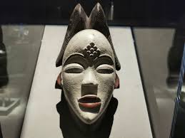 Il collezionista più pazzo della storia. Nello straordinario video di Isaac  Julien