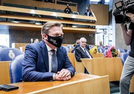 Omtzigt, die volgens vrouw koc een echte familieman is, is aan het einde van het jaar zichtbaar moe. Voorzitter Uitlatingen Leden Over Omtzigt Cda Onwaardig Pieter Omtzigt Gelderlander Nl