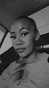 Looking for a tailor to dress me for the Bomu Awards this Saturday! A sharp  suit and sneakers vibe—let's make a statement!" Call/App : 75 979 469