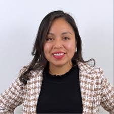 Estrella Capcha's Instagram, Twitter & Facebook