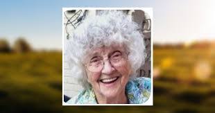 Pam Pillow's Instagram, Twitter & Facebook