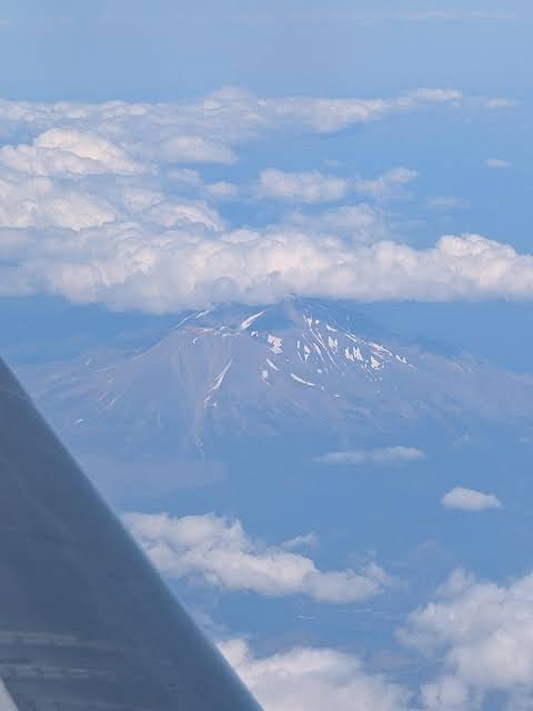 Is this Mount Shasta : r/Redding