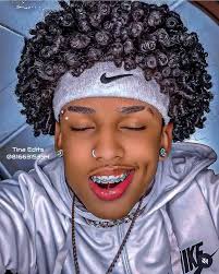 Uber driver looking for a Job: Name : khulekani Ntuli Location: Durban  (umlazi) Age : 29 Nationality: South Africa License: code 10 Driving  Experience: 4 years Profile: bolt and uber Availability: immediately