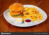 Lezzetli Tavuk Burger Patates Kızartması Ile — Stok Foto © AndreySt #217950332