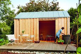 Die Hutte In Eppendorf Wurde Nach Den Konkreten Vorstellungen Der Besitzer Angefertigt Gartenhaus Gartenhaus Bauen Schrebergarten