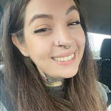 What businesses build food trucks?