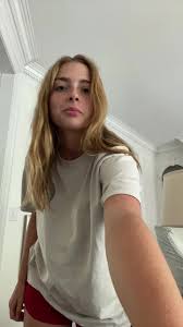 Isabel Ellis (@isabeltellis)'s videos with