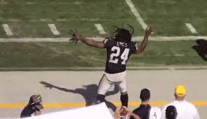 Marshawn lynch sits during the national anthem before the raiders/cardinals pre season game! Top 30 Marshawn Lynch Dancing Gifs Find The Best Gif On Gfycat