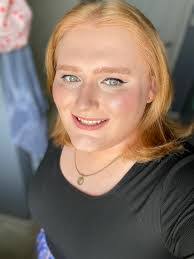 Emily Saxton's Instagram, Twitter & Facebook