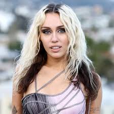 Thx to Russ Ortiz me and mark morgan are at the OU LSU football game!!  Struggling offensively right now 3-3! Offense gotta get going 💯🦾