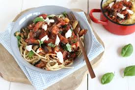 Je vindt er alles in van curry's tot aan dumplings, stoofpotten, pasta's en spannende salades, met groente, groente en nog eens groente. Spaghetti Alla Norma Lekker Eten Met Linda