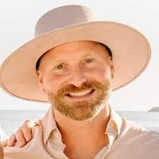 Darren Brewster's Instagram, Twitter & Facebook