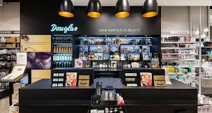 Poznaj razem z douglas nową definicję piękna. Parfumeriekette Douglas Wachst Nur Dank Zukaufen News Business 1044210