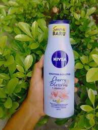 Dan sejak lahir dan kapan saja sepanjang tahun. Review Lotion Pemutih Female Daily