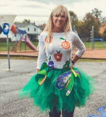 It's sure to get a laugh from your pupils and can easily be made into a group costume. 25 Amazing Book Character Costume Ideas For Teachers