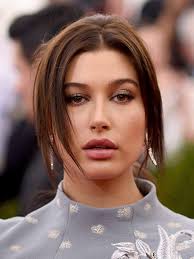 Met Gala Style 2015 Best Hair Makeup At The Met Costume Ball Hailey Baldwin Hair Hailey Baldwin Makeup Bleached Hair Repair