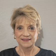 Hello 👋🏻 I love Quilting I'm from Missouri￼