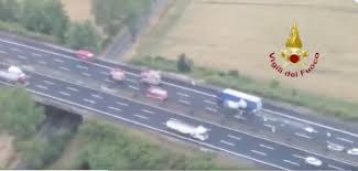 Un paracadutista di 35 anni ha sfiorato la tragedia ieri, a guidonia, nel corso della manifestazione memorial guidoni. Incidente Sull Autostrada Altezza Guidonia Un Morto Tiburno Tv Tiburno Tv