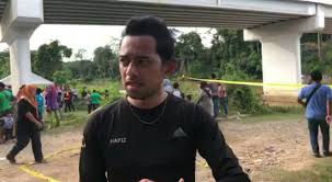 Pitt hanif merupakan seorang pengarah dan penulis skrip yang cukup dikenali menerusi karya popularnya, filem one two jaga. Sayu Nampak Pitt Mohd Hafiz